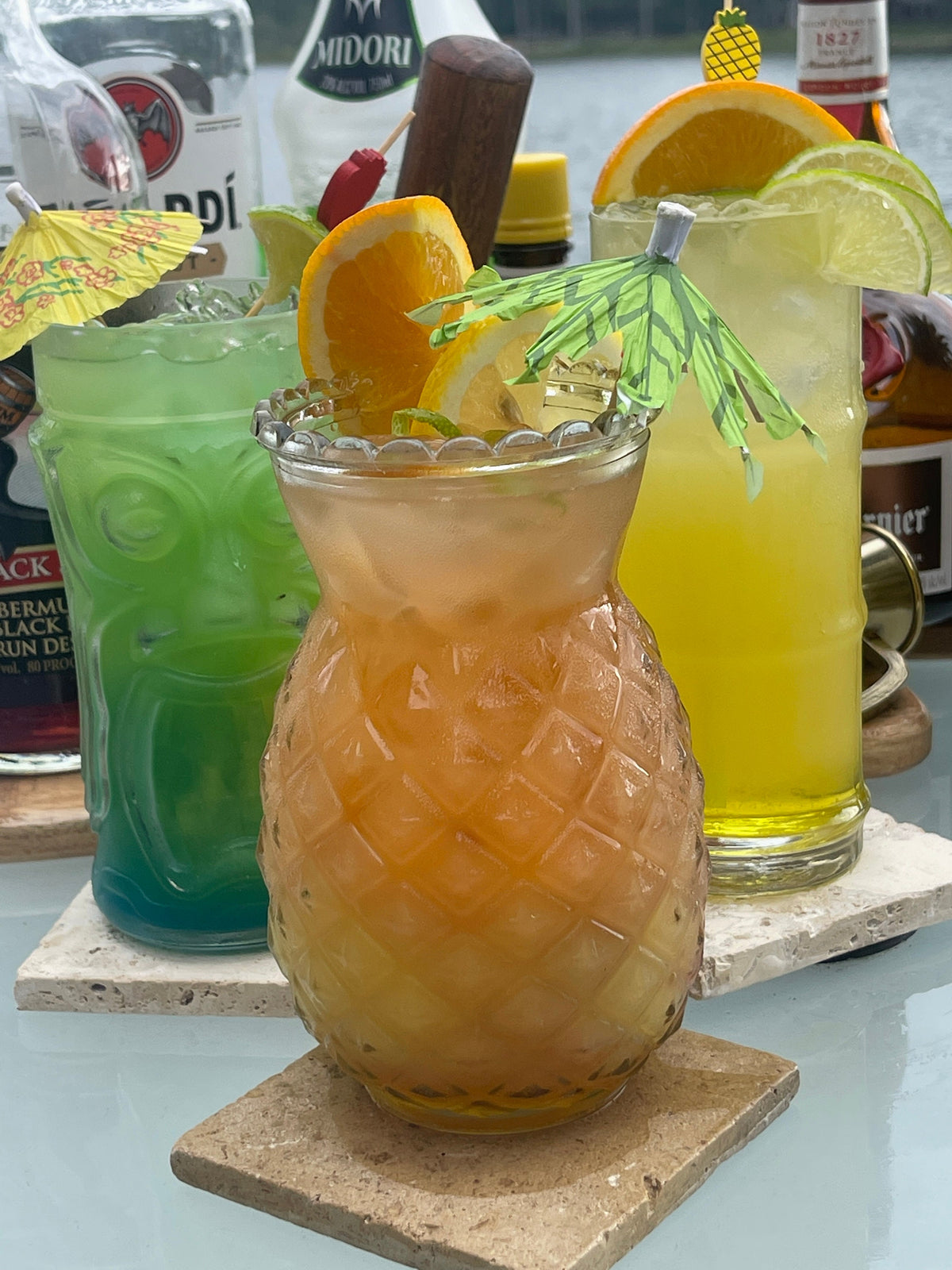 Pineapple tiki glass detail
